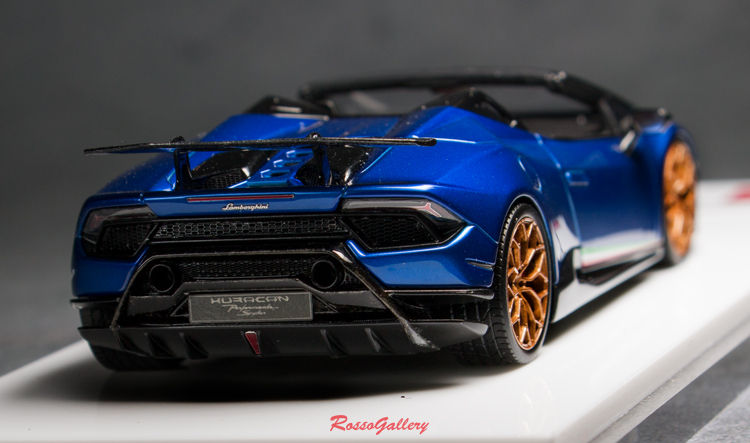Thumbnail: Lamborghini Huracan Performante Spyder 2018 Candy Blue