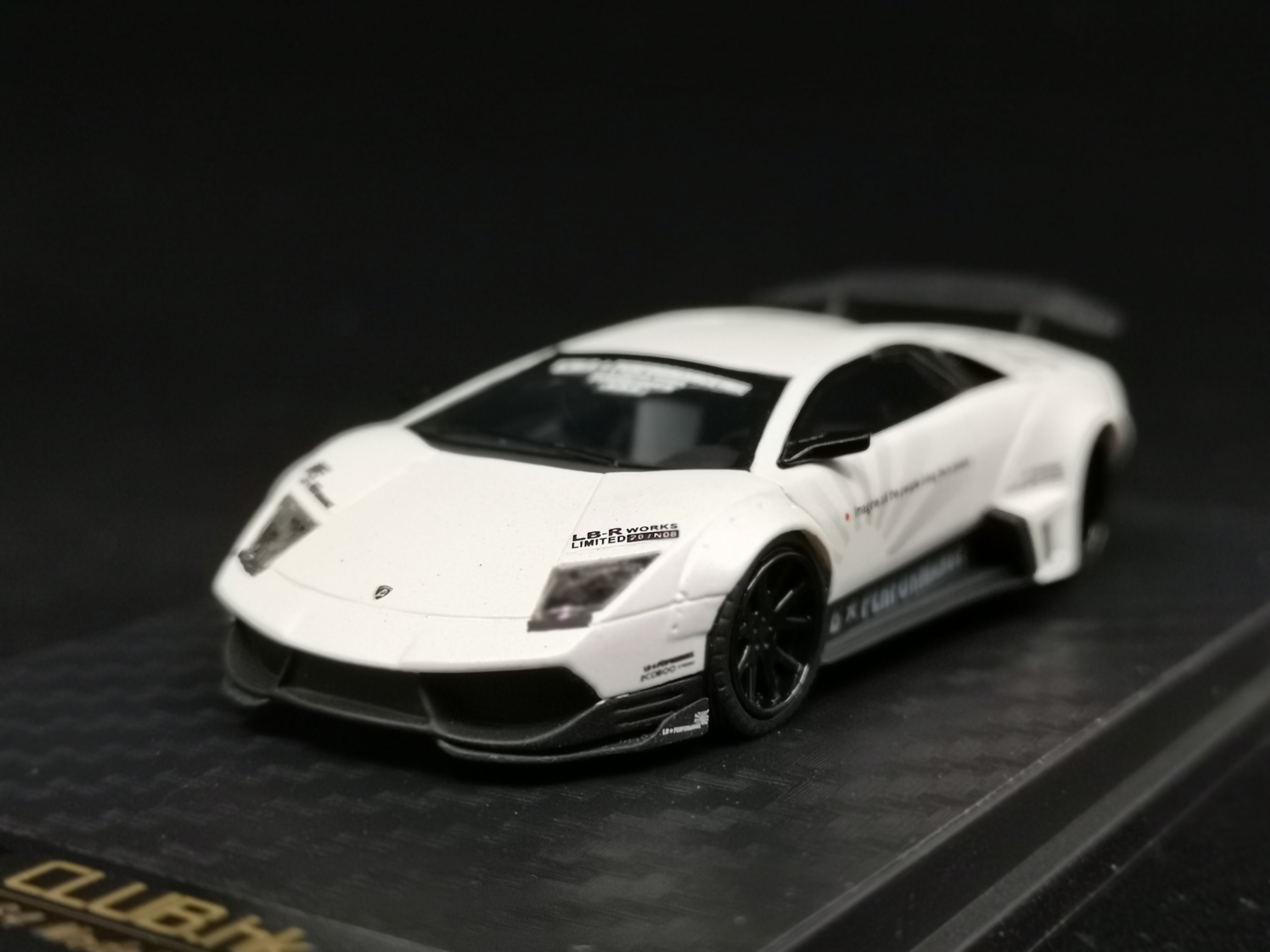 Liberty Walk LB Works Lamborghini LP670 Murciélago White