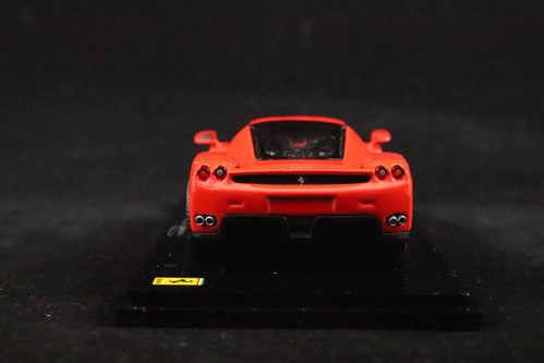 Ferrari Enzo Rosso Scuderia kyosho 05001PR | Dieharddiecast