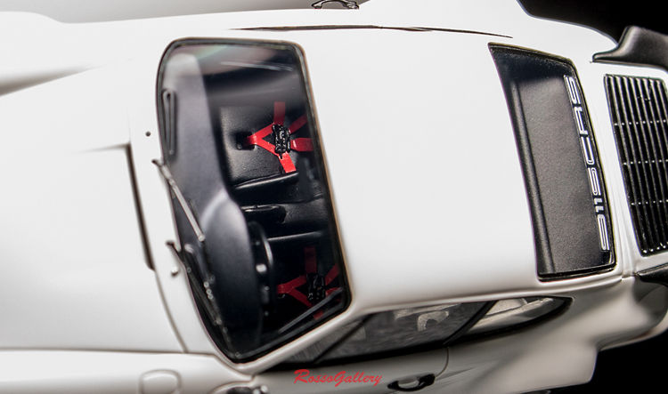 Thumbnail: Porsche 911 SC RS 1984 White VM090