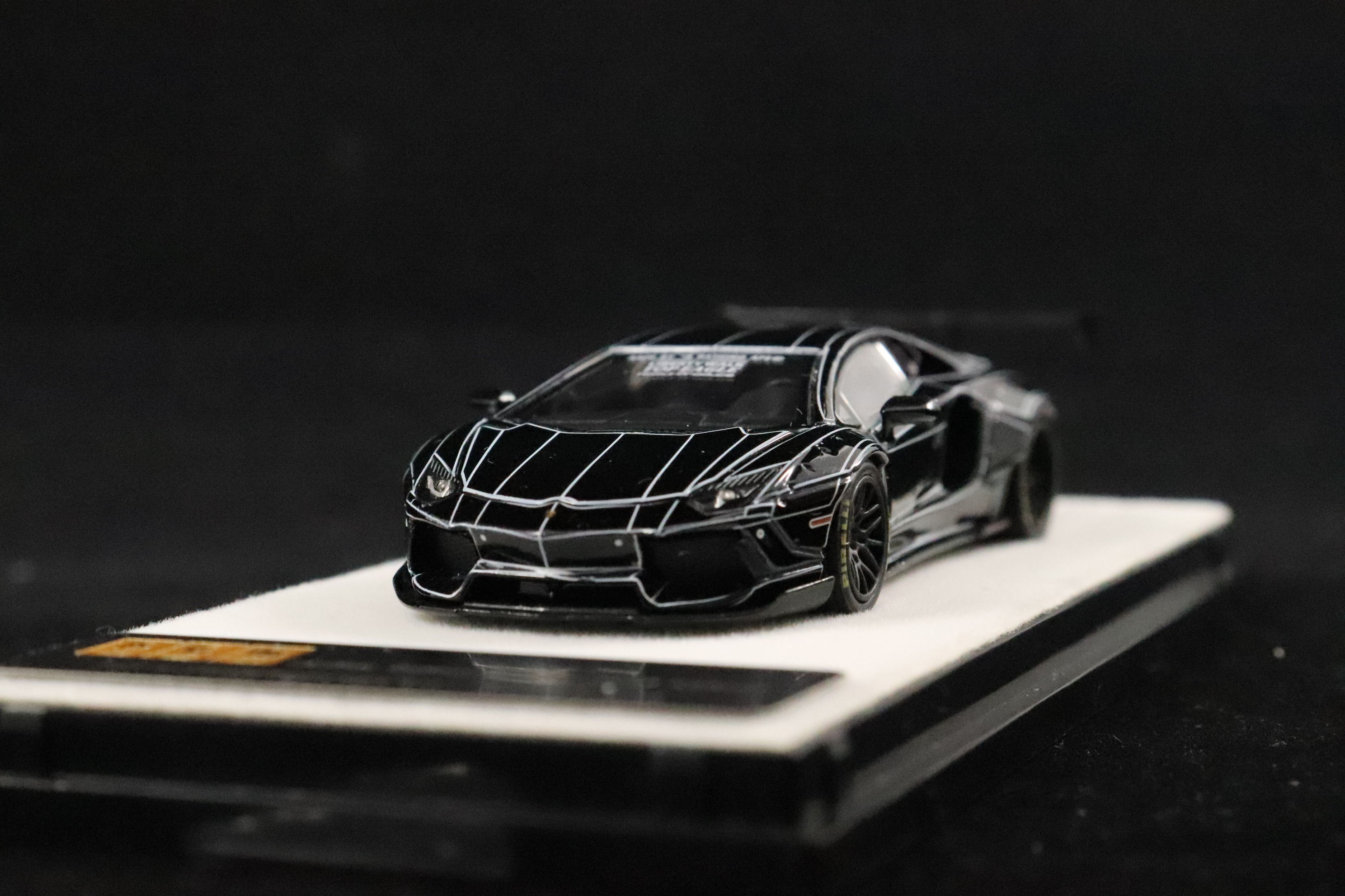 Lamborghini Aventador LP700-4 Exploding Black