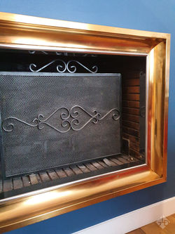 laure-gaillot-drevon-architecte-interieur-cfai-rénovation-cheminée-dorée-saint-rémy-proven