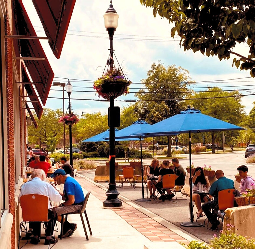 Outdoor Seating at Alexander's Breakfast and Lunch Skokie