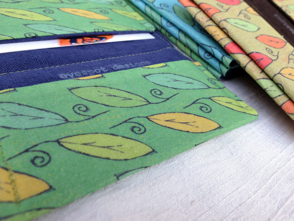 Card Holder in Leaf Print