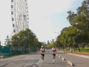 Corredores con singlets de Participation MX, marca mexicana de ropa para correr hecha en Ciudad de México