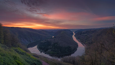 April 11, 2026 - A spring morning at the most beautiful viewpoint in Saarland: The Saar Loop