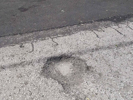 Ειρήνη Μαυροπούλου: Δόξα και θαυμασμός στο έργο του Δήμου Λυκόβρυσης-Πεύκης που 140 ημέρες μετά τον τραυματισμό μου από την επικίνδυνη λακκούβα της Λεωφόρου Ειρήνης, παραμένει ακόμα ακάλυπτη!