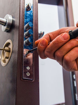What are the Services Provided by Reputed Locksmiths?