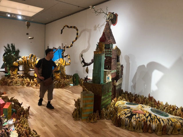 まるで絵本の世界に入り込んだかのような体験ができます。