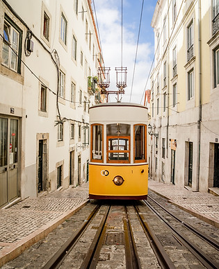 lisbon-8275994.jpg