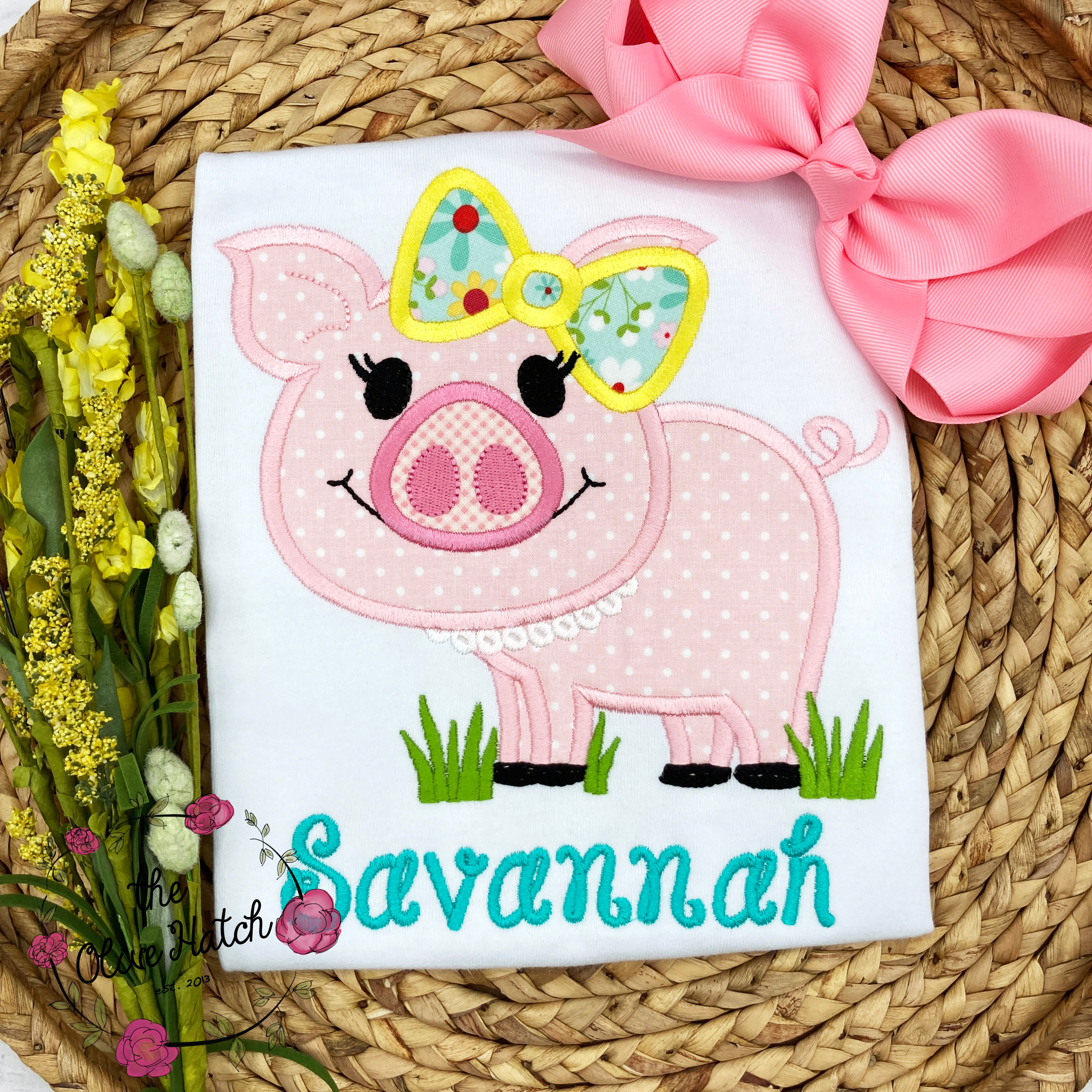 Pig and Pearls Applique