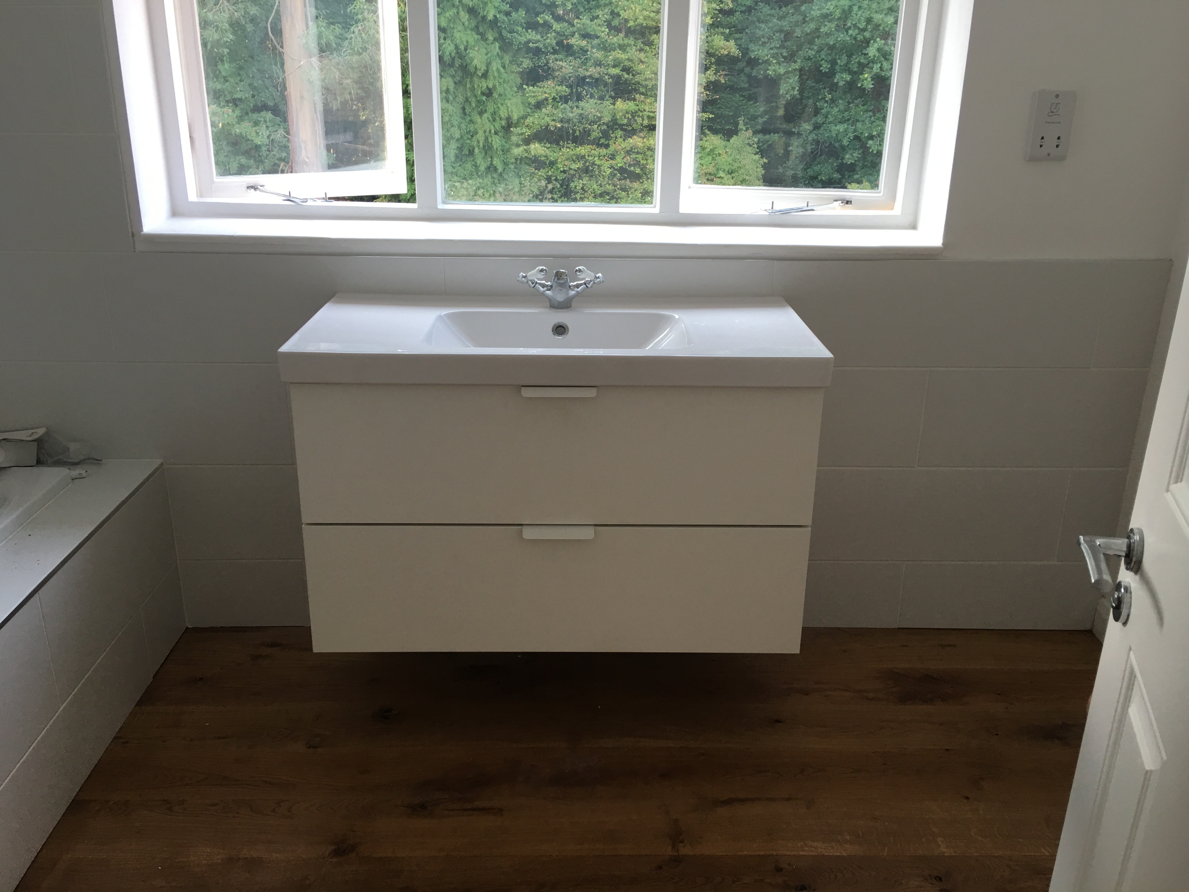 Wall Hung Basin