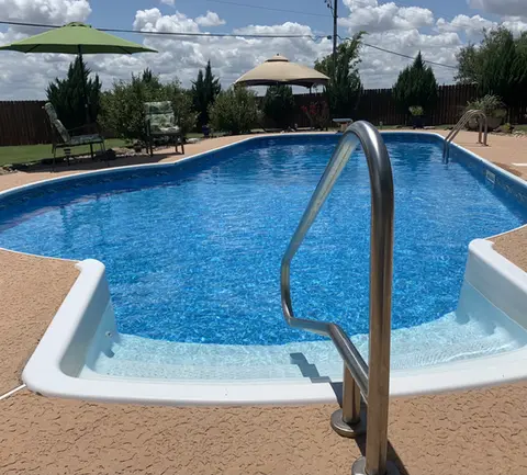 DFW Vinyl Pools - Wichita Falls vinyl liner replacement - Martinique pool shape with Panama 27/27 mil liner pattern from Latham Pool