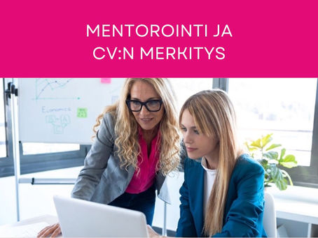 Mentorointi ja CV:n merkitys - kaksi naista tietokoneen ääressä toimistossa. Taaempana mentoroija, joka auttaa nuorempaa opiskelijaa. 