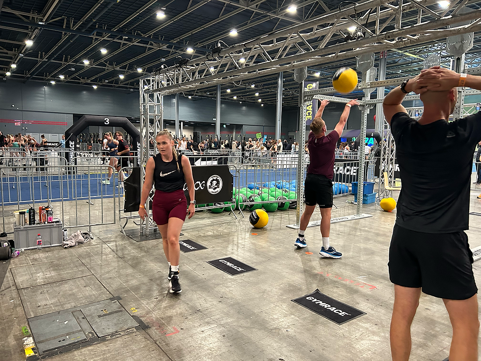 Sporters tijdens een GymRace-wedstrijd