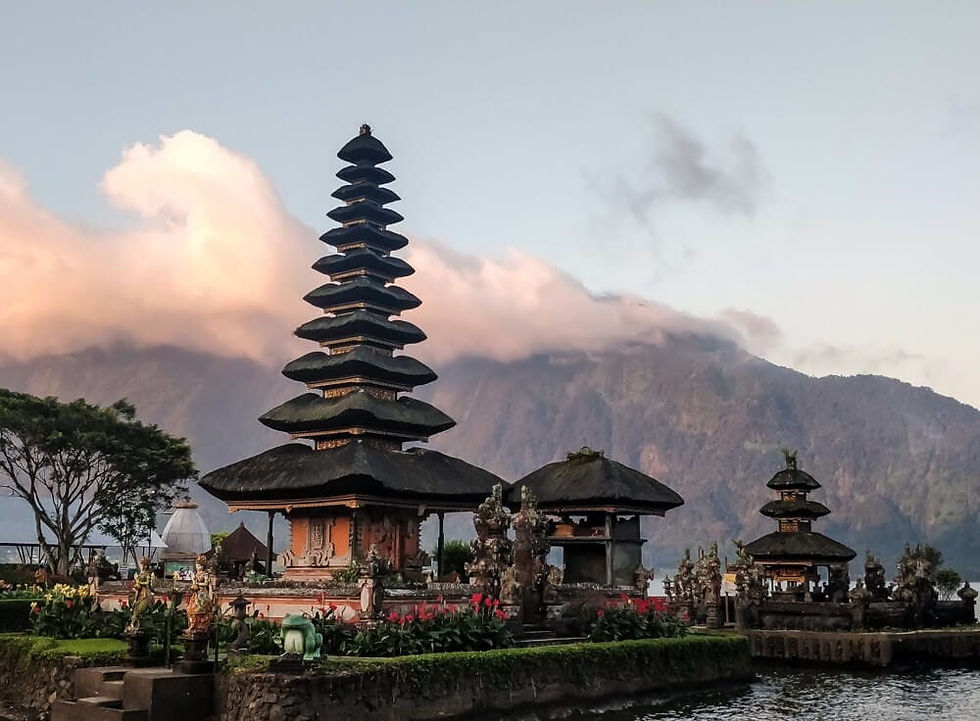 Thumbnail: Ulun Danu Temple Bali Honeymoon Tour