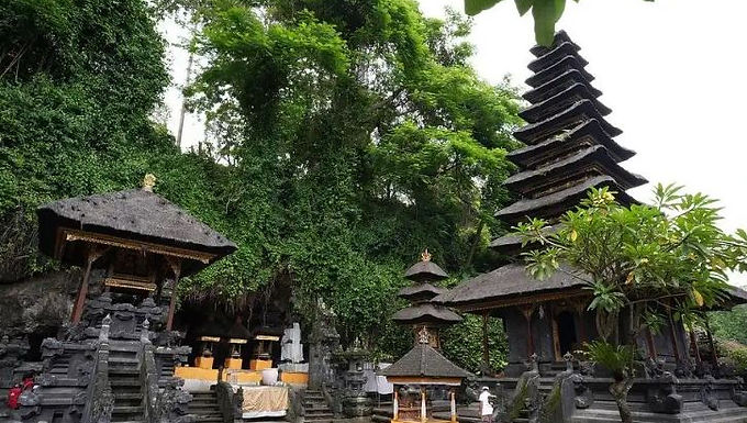 Bali Goa Lawah Temple 