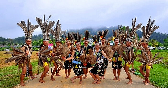 Vibrant Malay culture: Islamic heritage, traditional arts, and diverse customs shaping Malaysia's identity.