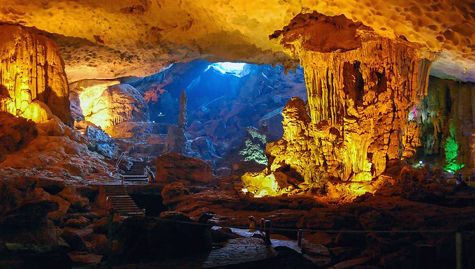 Vietnam Sung Sot Cave
