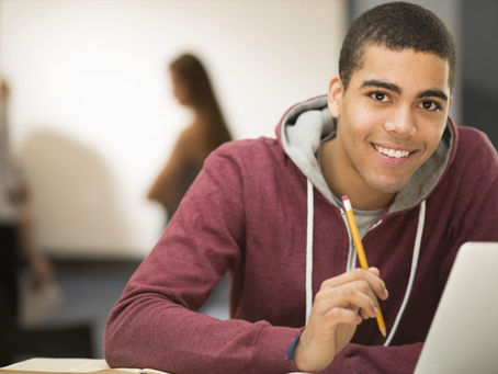 Valentine's Day Spurs Man to Fall in Love with 12 Strangers