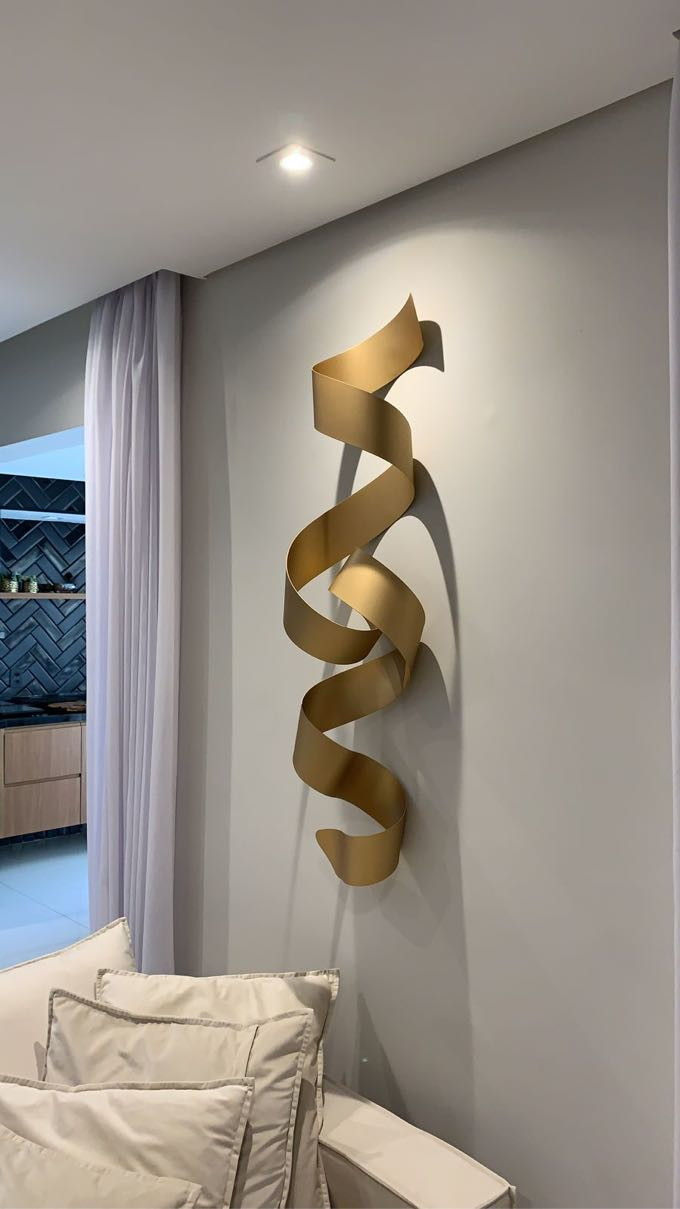 Escultura de parede conceitual em aço