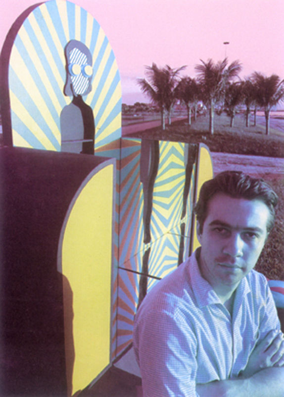 Rubens Gerchman e a obra "O altar". FONTE: Instituto Rubens Gerchman