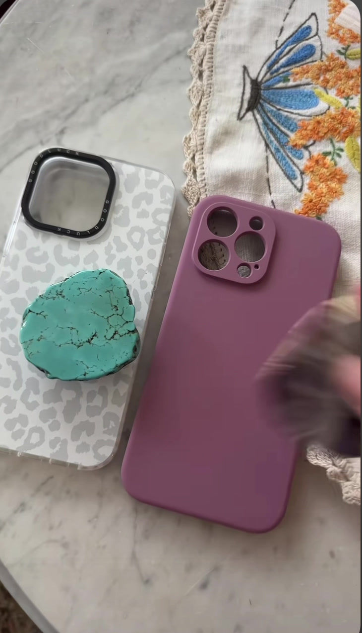 Thumbnail: Chevron Amethyst Gold Ege Crystal Phone Grip