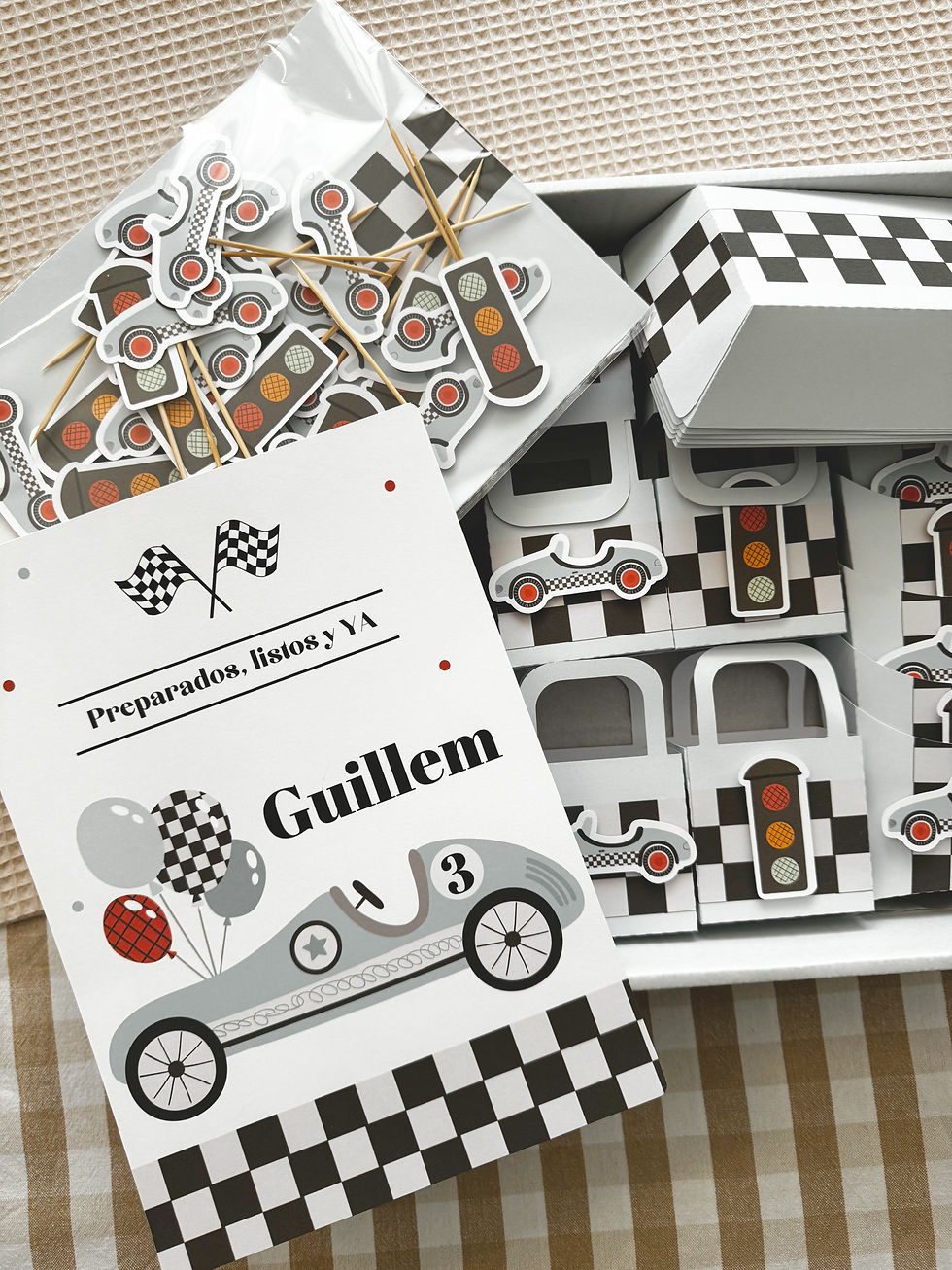 Miniatura: Party kit básico,  recibe tu fiesta en casa