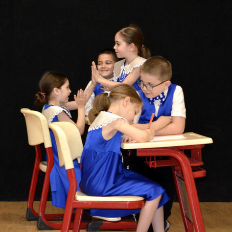 "მხიარული გაკვეთილი" - "ვარსკვლავების" დამამათავრებელი სპექტაკლი