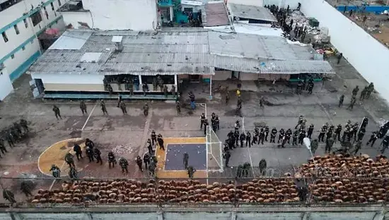 Mataron a 27 personas en una cárcel de máxima seguridad en Ecuador