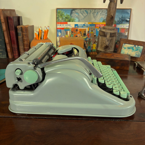 Hermes 3000 typewriter with rare, deLuxe case! | Acme Type Machines