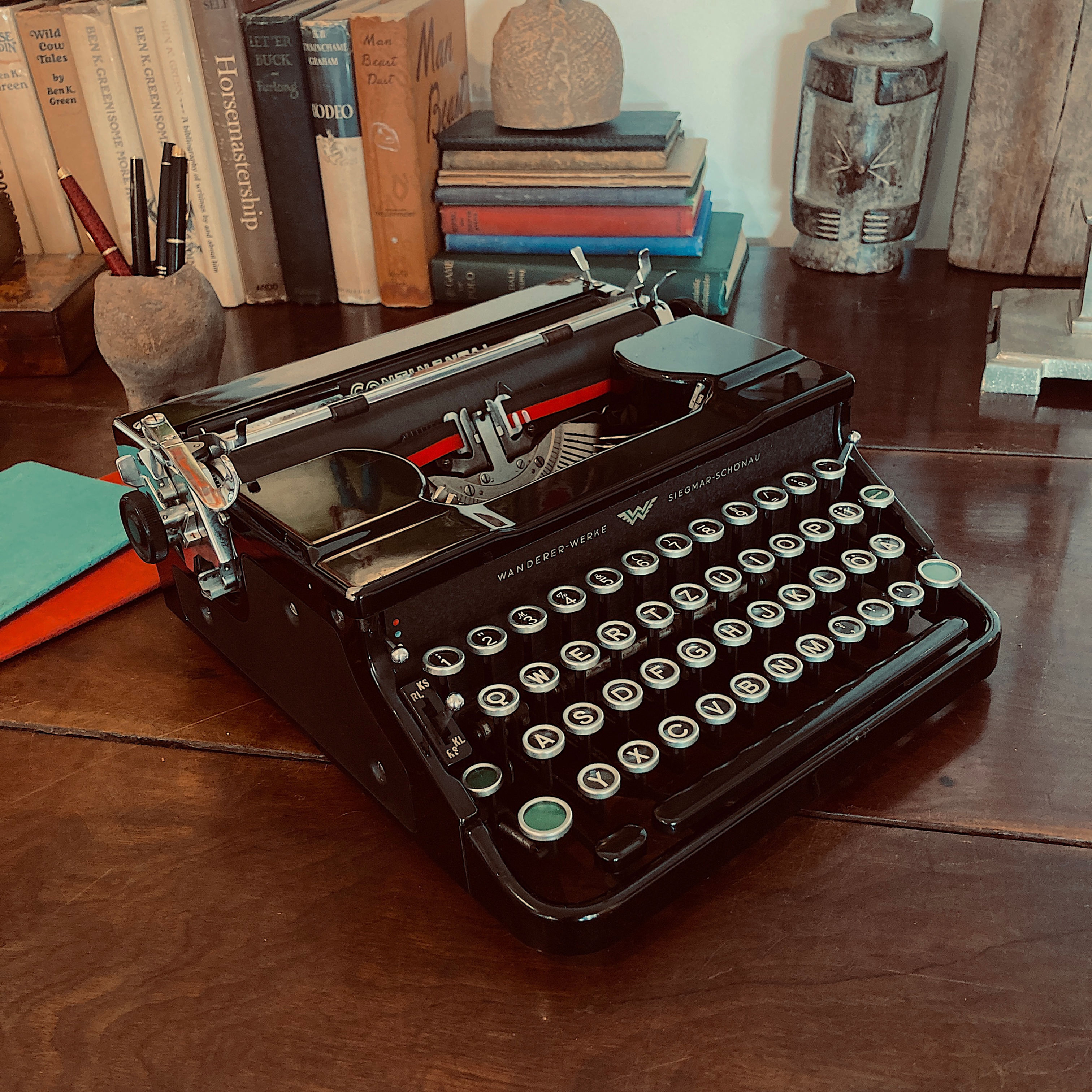Continental 100 Typewriter from 1939—a Luxury-model Typewriter