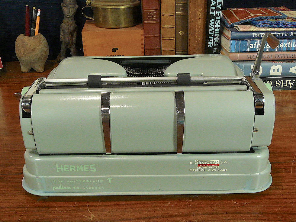 Thumbnail: Hermes 3000 Typewriter