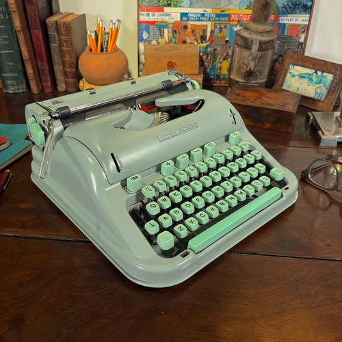 Hermes 3000 typewriter with rare, deLuxe case! | Acme Type Machines