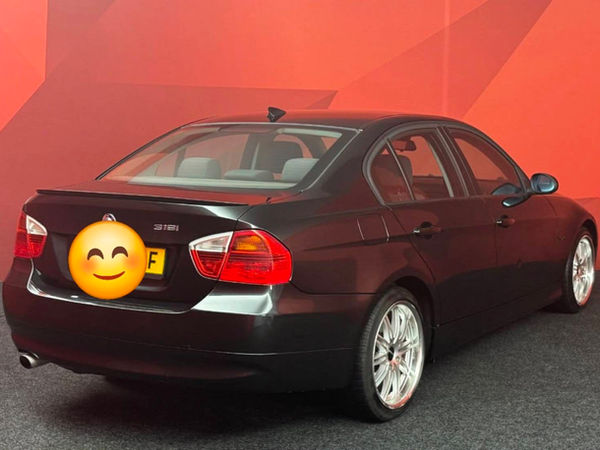 BMW Série 3 318i Berline
