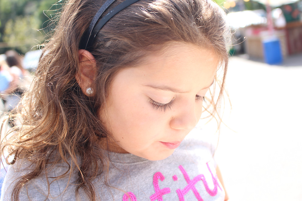 Jessica wanted earrings, her sister did not