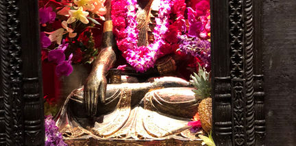 Statue 1 more florals