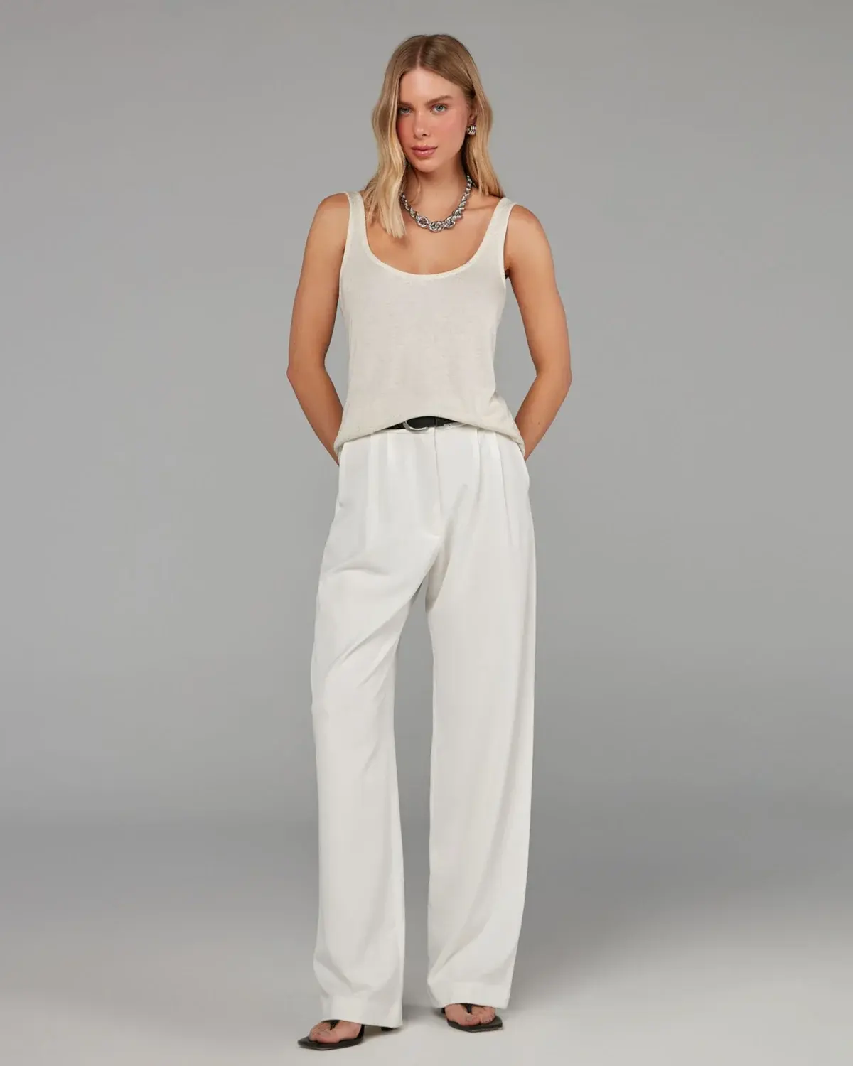 CALCA COM PREGAS OFF WHITE