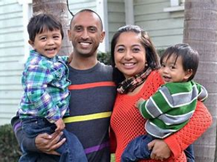 hispanic family.png