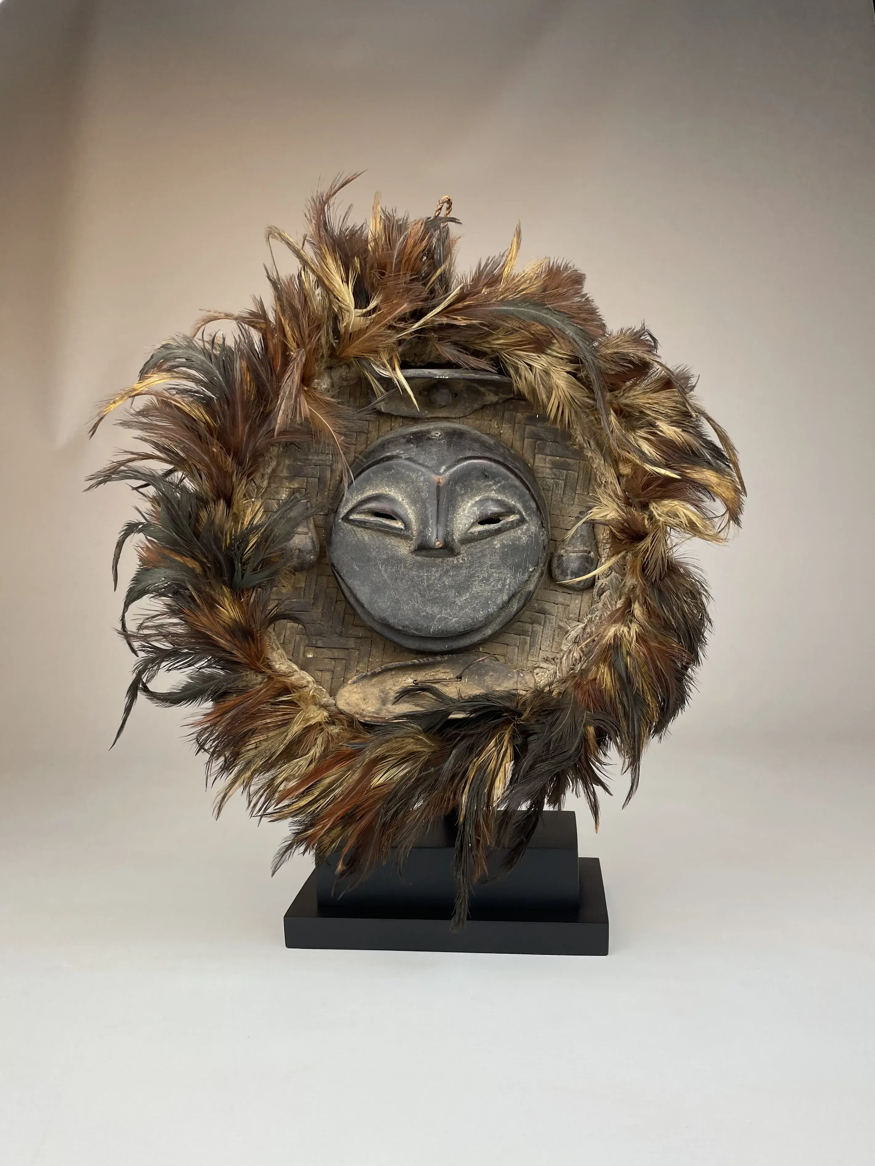 HEMBE MONKEY MASK with FEATHER BORDER