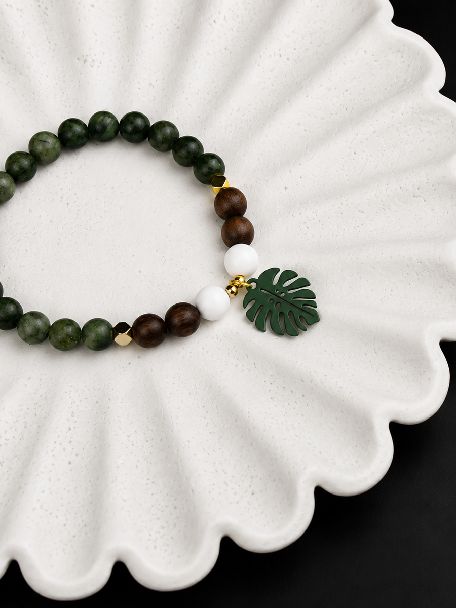 bracelet en coquillage, jade vert et bois de mala