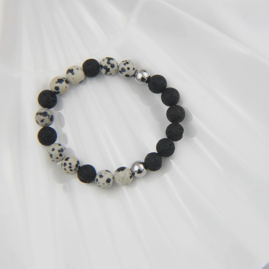 Bracelet en jaspe dalmatien et lave noire, création artisanale bien-être