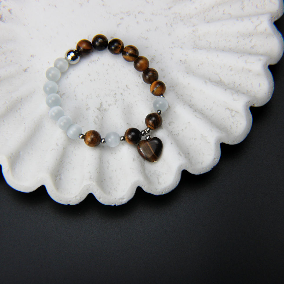 Bracelet Tigraya en œil de tigre et œil de chat, avec cœur en œil de tigre