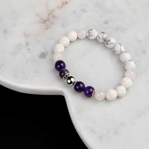 Bracelet en howlite, lave blanche, améthyste et quartz rose, avec perles en acier inoxydable