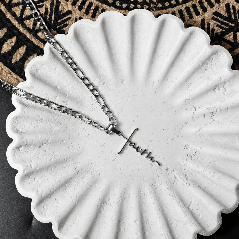 Chaine figaro avec pendentif croix, pour homme