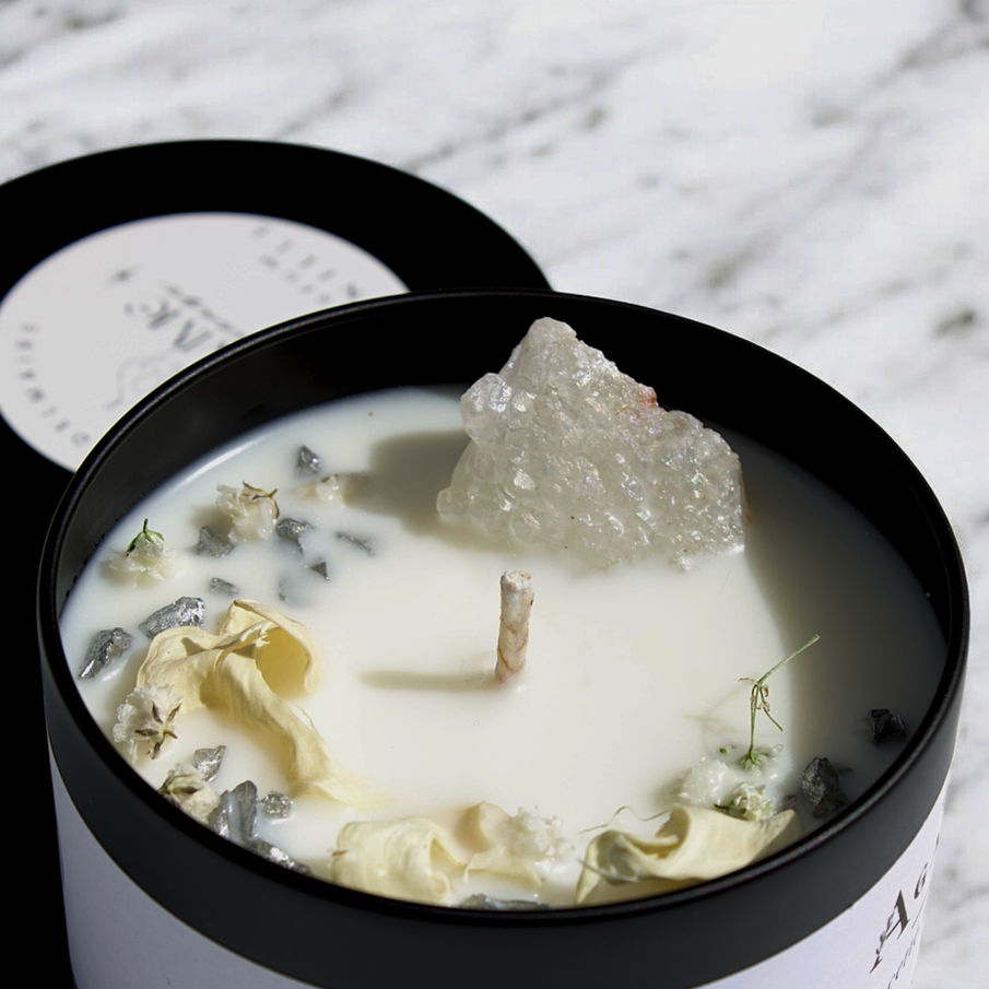 Bougie enrichie de cristaux
