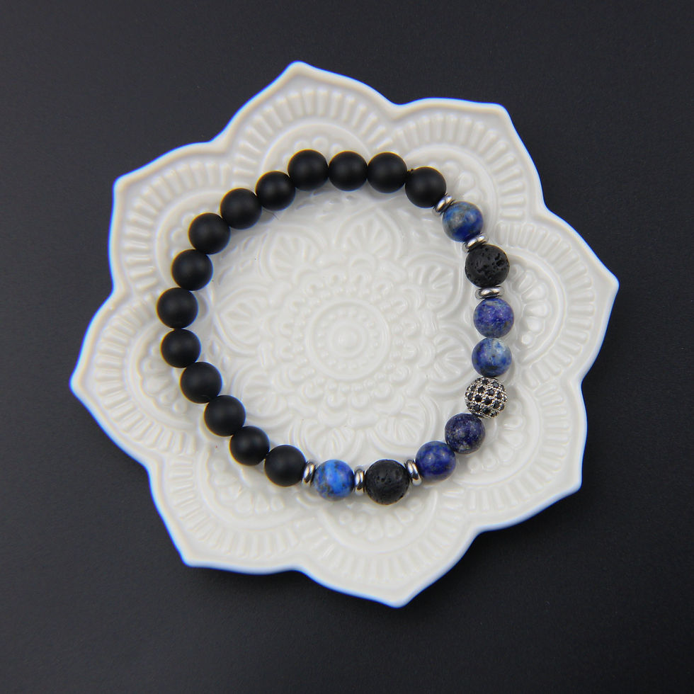 Bracelet en lave noire, lapis-lazuli et agate noire mate, avec perle ronde en zircone