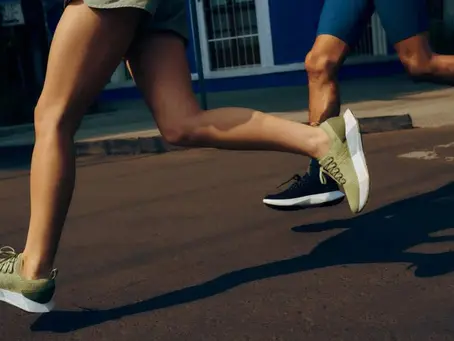 Ze liep vooruit. Zonder omkijken.