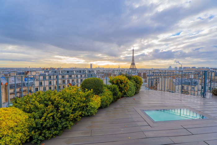 Le rooftop Montaigne, rooftop privatisable dans le 16e arrondissement de Paris, photo 1