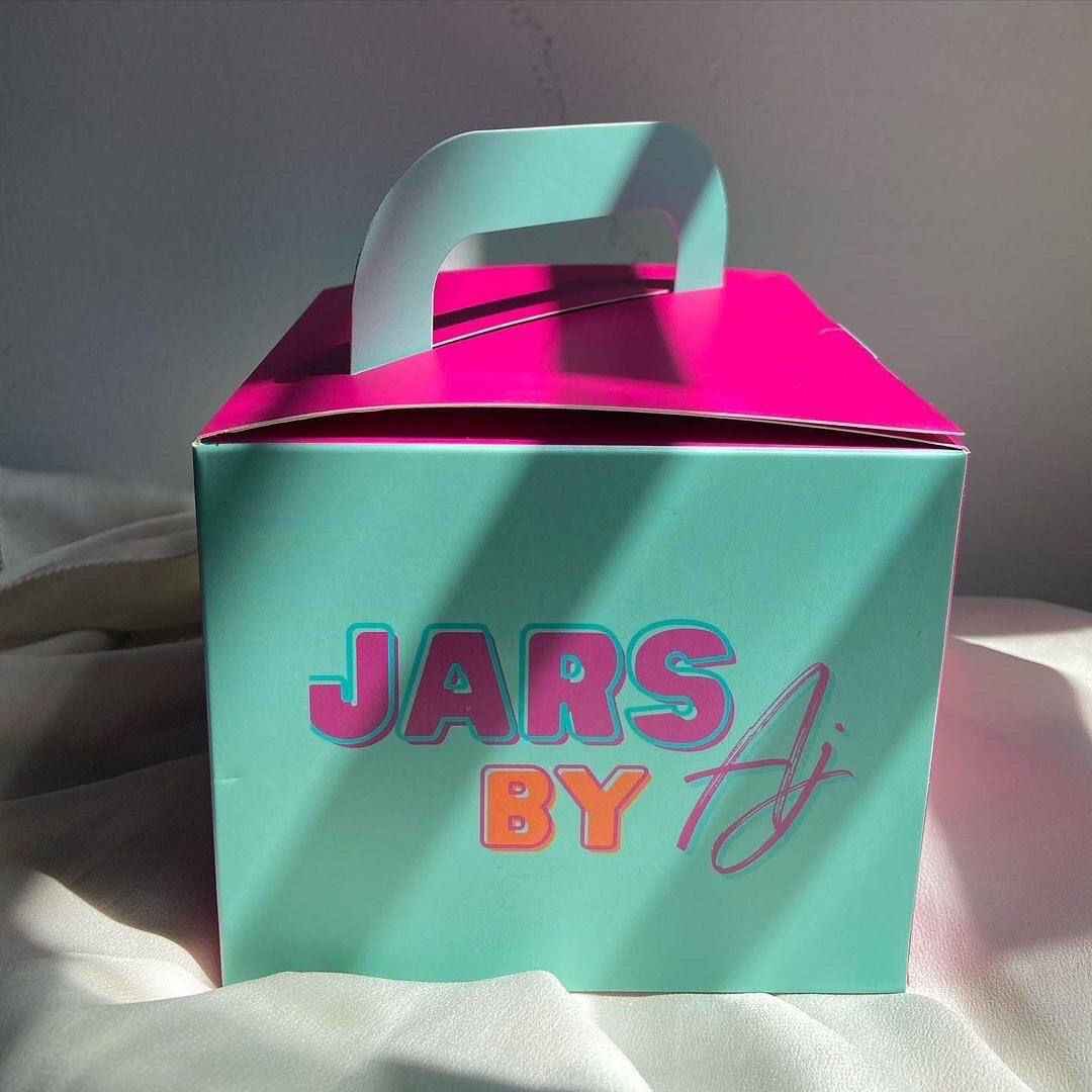 GIFT BOX OF CAKE IN A JAR